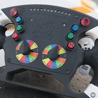 Volante progettato e sviluppato dai membri di UVic Formula Motorsport, utilizzando la tecnologia di stampa 3D