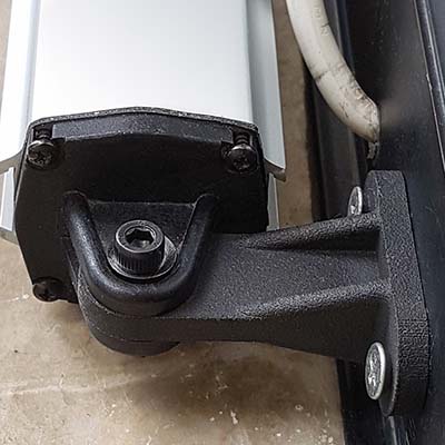 Rebuilding a T-shaped attachment bracket with reverse engineering, PBF 3D printing and Carbon fiber reinforced composite material