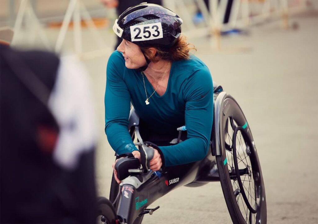 La campione ssa di carrozzina olimpica Tatyana McFadden alla Maratona di Chicago. Per gentile concessione di Tatyana McFadden