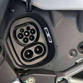 Energica Experia, presa di ricarica in Windform LX 3.0, dettaglio