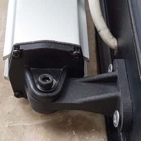 Staffa di fissaggio in Windform® montato sull’attuatore lineare elettromeccanico del frangisole